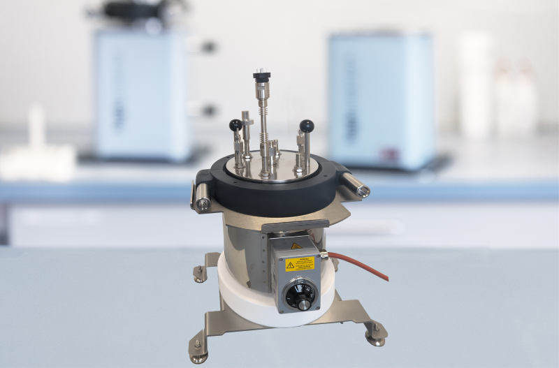 NDB-6000 mit Laborhintergrund.png